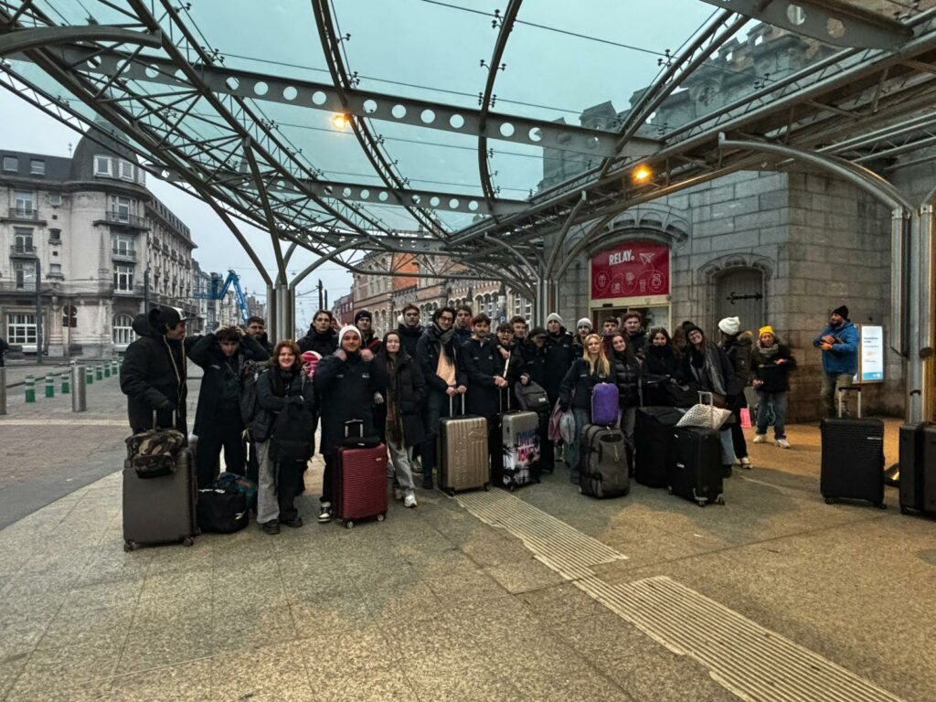 Llegada del grupo a la estación de Gante