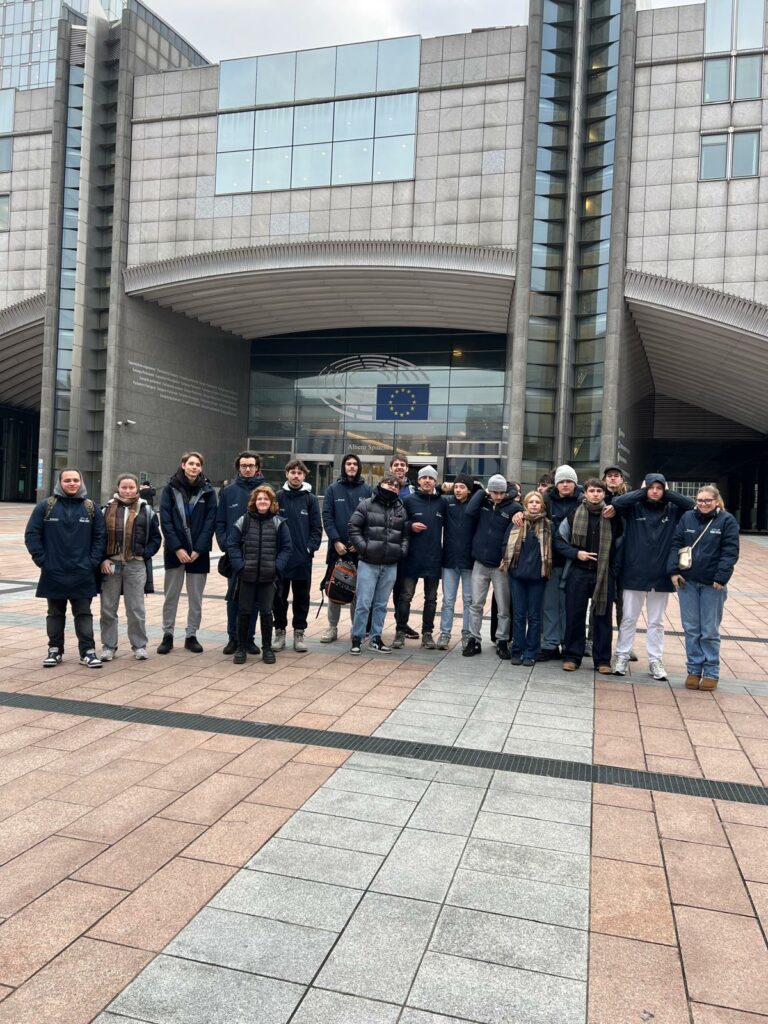 Visit to the institutions in Brussels
The group of French student in front of the Parliament museum